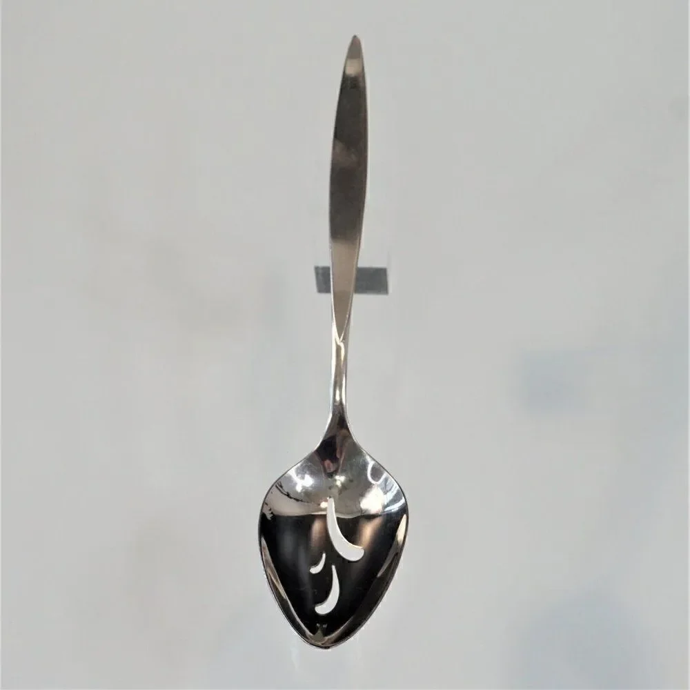 Vintage Oneidacraft Wintersong Pattern Deluxe Stainless Slotted Serving Spoon